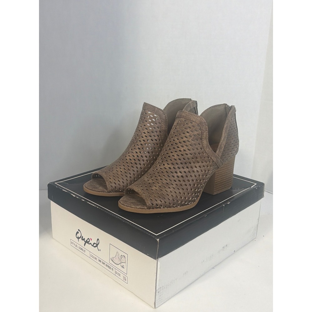 Qupid Core-27 Dark Taupe Distressed Perforated Peep Toe Block Heel Booties 7.5